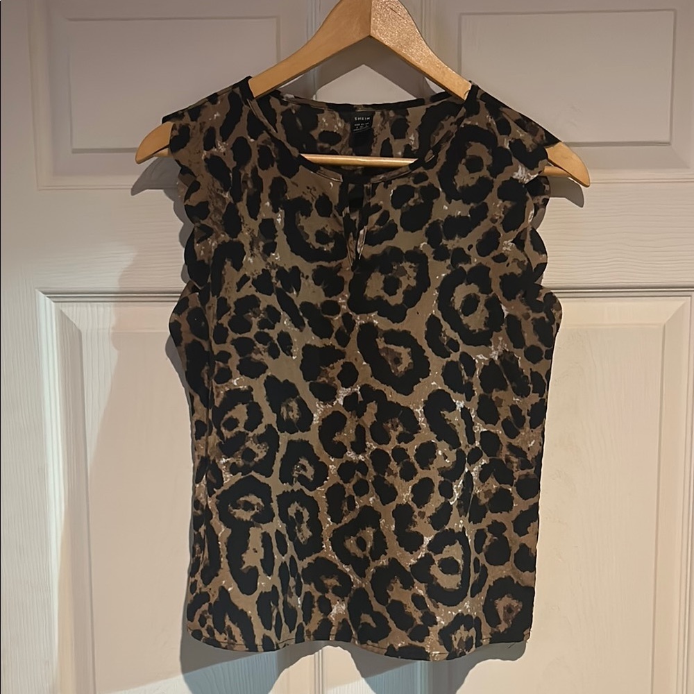 SHEIN Tan Cream Sleeveless Fitted Blouse